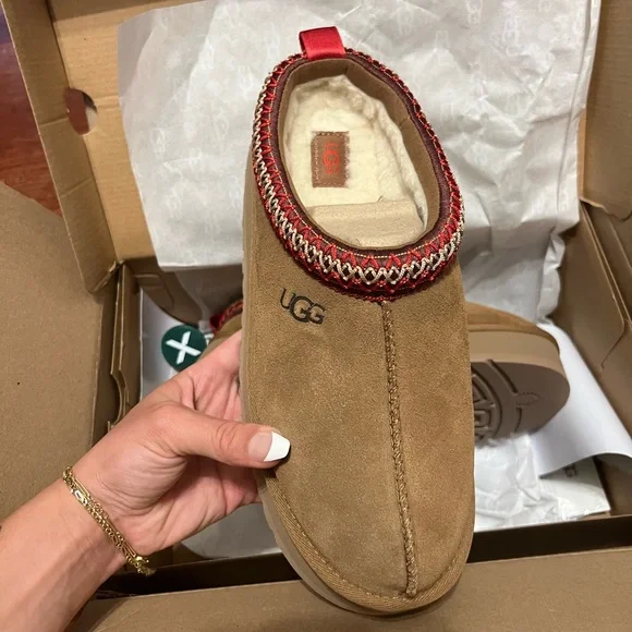 UGG Tazz women’s booties - Picture 3 of 13